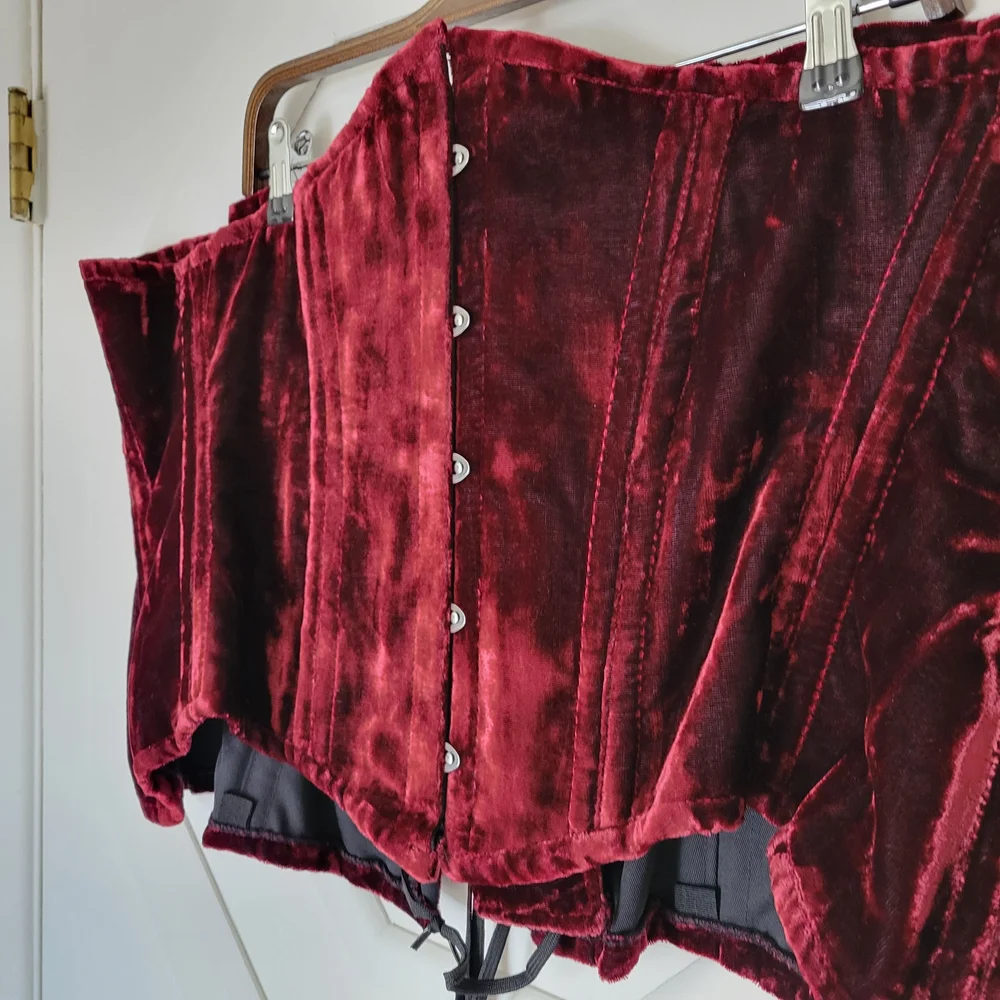Daisy Corset Rich Velvet Burgundy 6x (US 4/5X) - Picture 4 of 8
